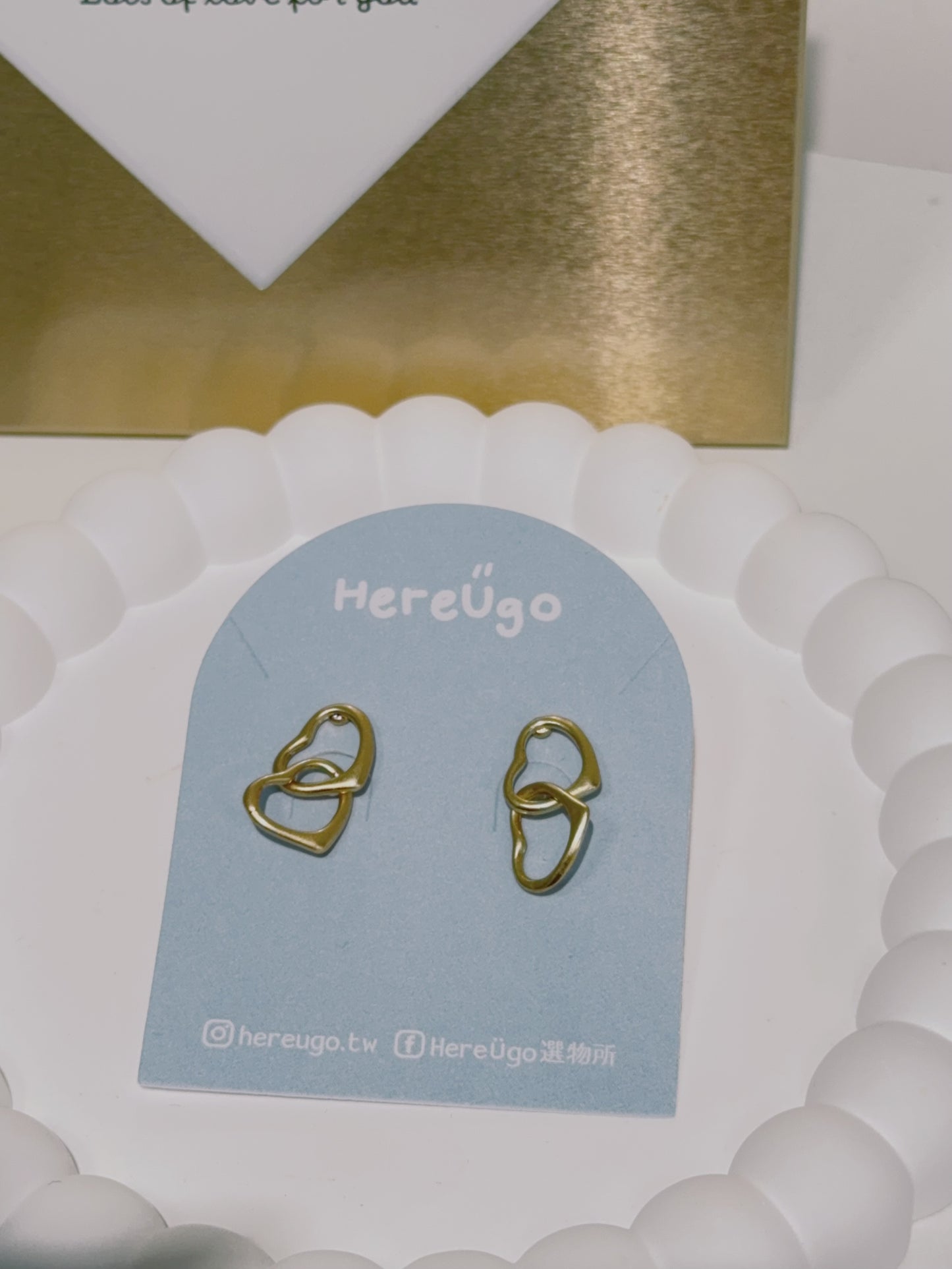 韓製。心心相扣耳針式耳環 | 醫療鋼耳針(霧金)