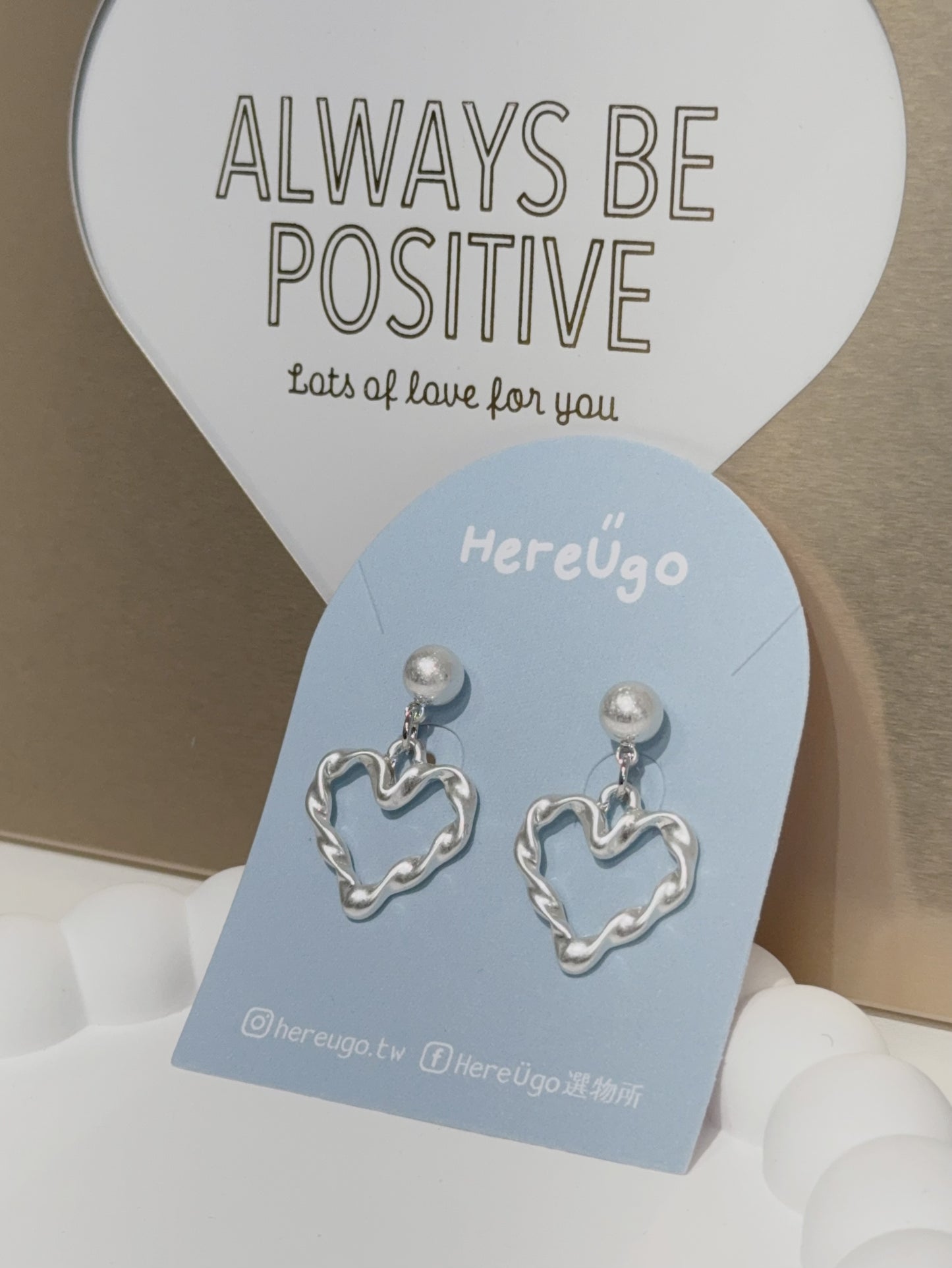 韓製。垂墜心型圈耳針式耳環 | 醫療鋼耳針 (兩色)