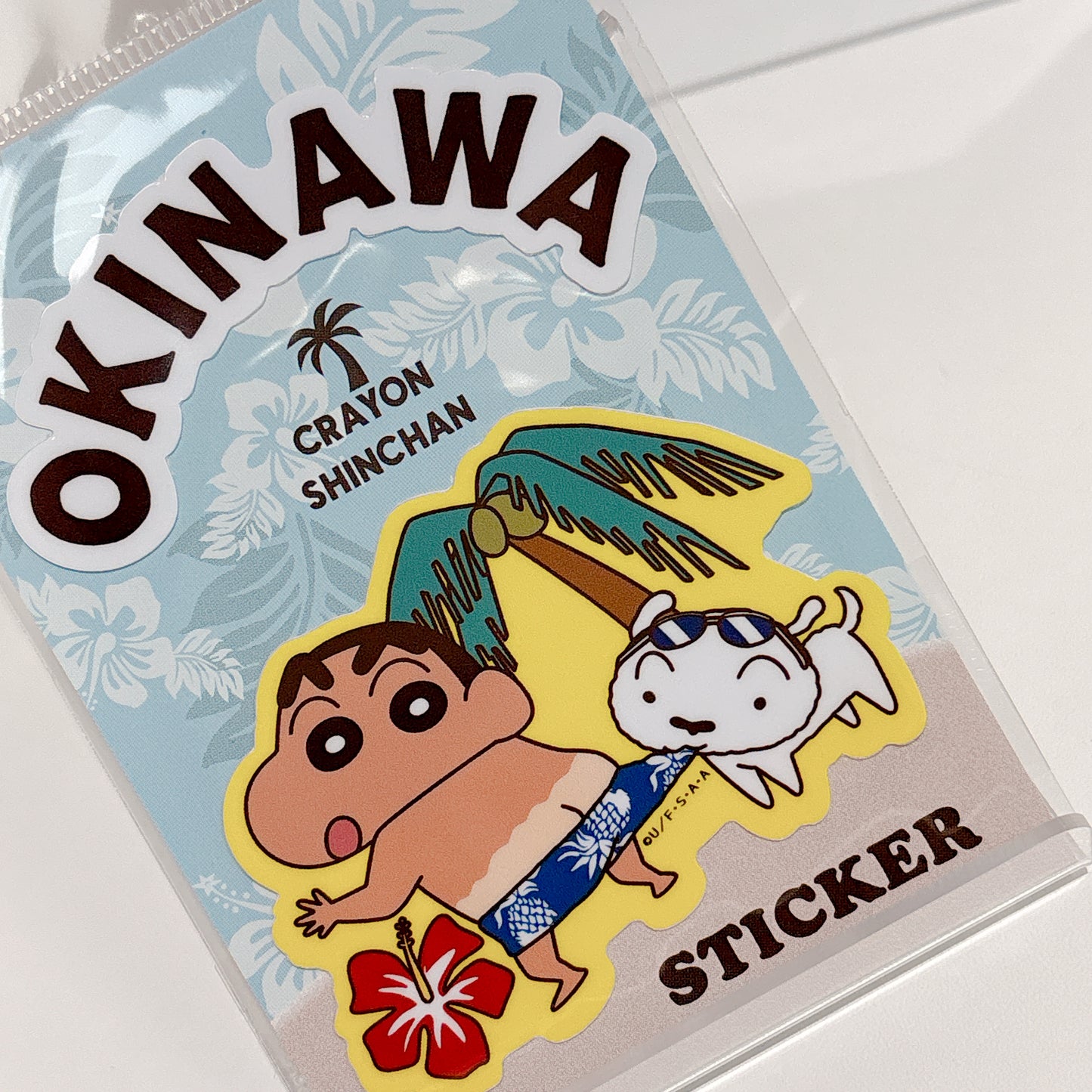 日本沖繩限定。蠟筆小新貼紙/行李貼