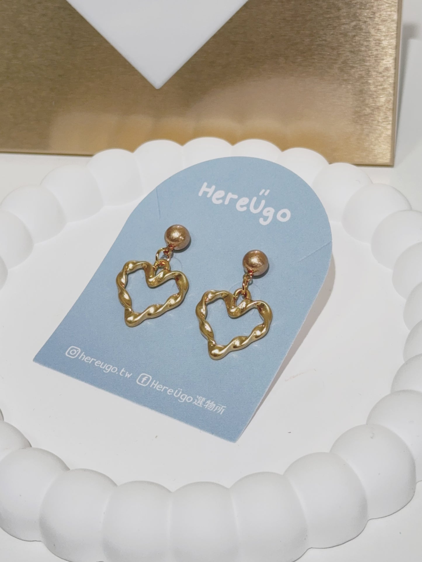 韓製。垂墜心型圈耳針式耳環 | 醫療鋼耳針 (兩色)