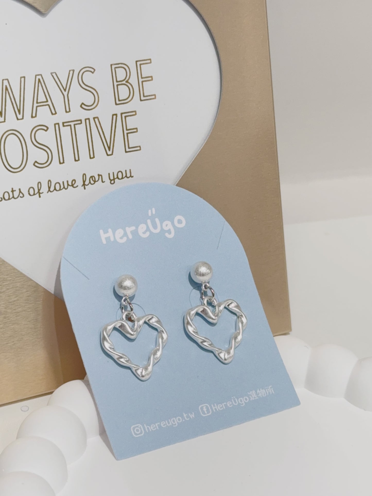 韓製。垂墜心型圈耳針式耳環 | 醫療鋼耳針 (兩色)