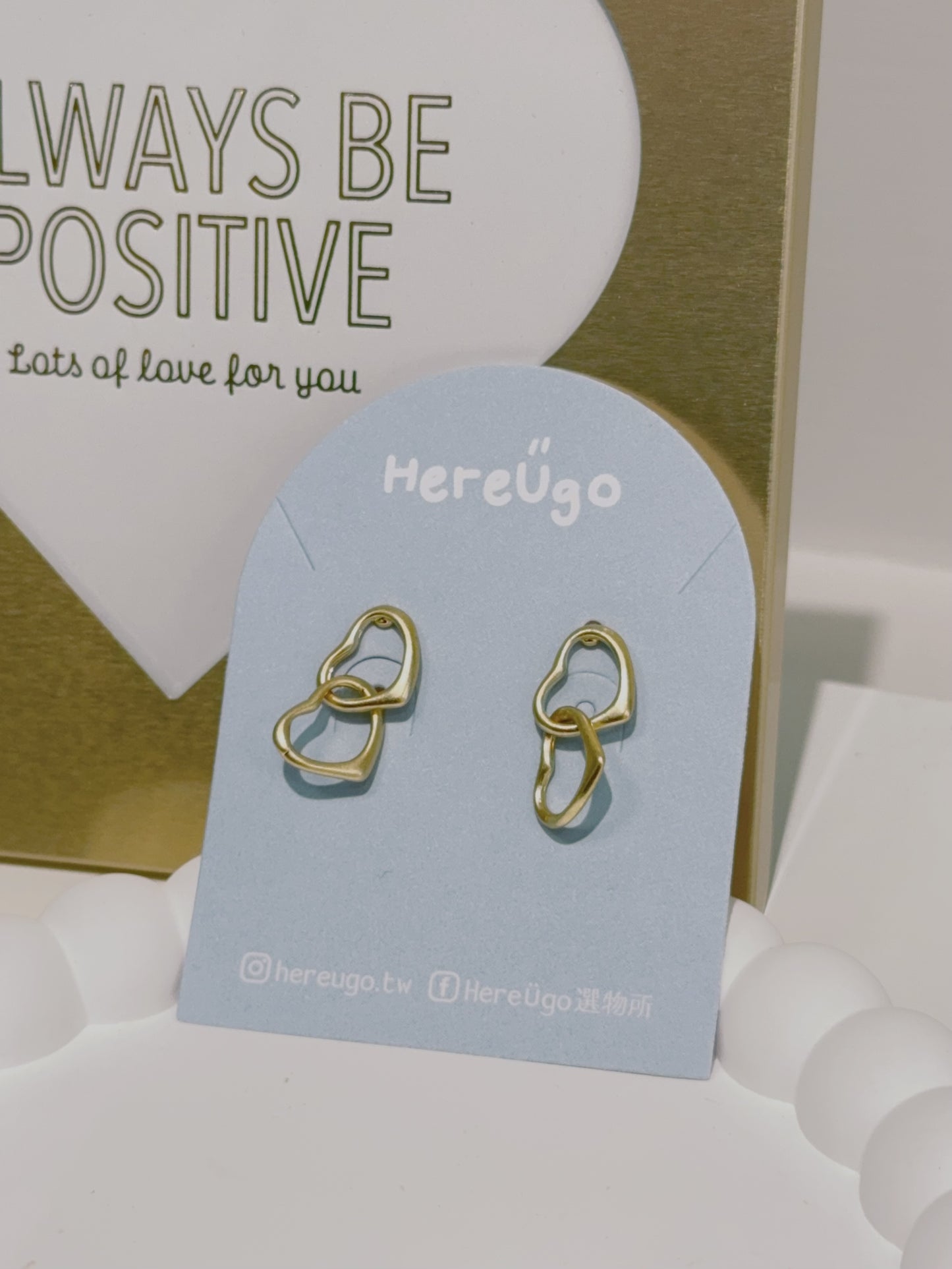 韓製。心心相扣耳針式耳環 | 醫療鋼耳針(霧金)