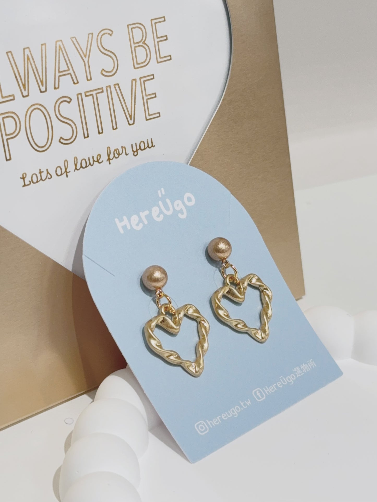 韓製。垂墜心型圈耳針式耳環 | 醫療鋼耳針 (兩色)