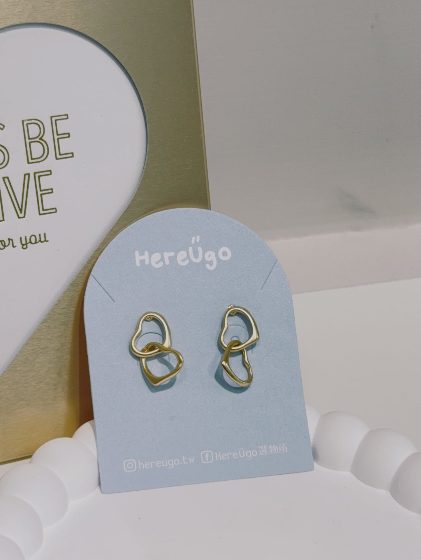 韓製。心心相扣耳針式耳環 | 醫療鋼耳針(霧金)