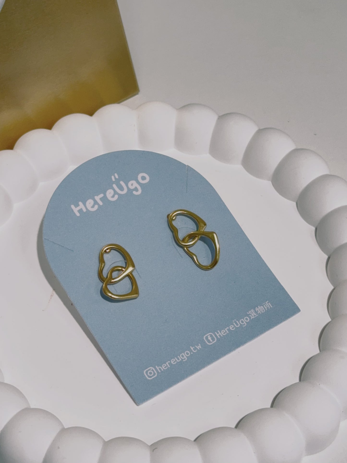 韓製。心心相扣耳針式耳環 | 醫療鋼耳針(霧金)