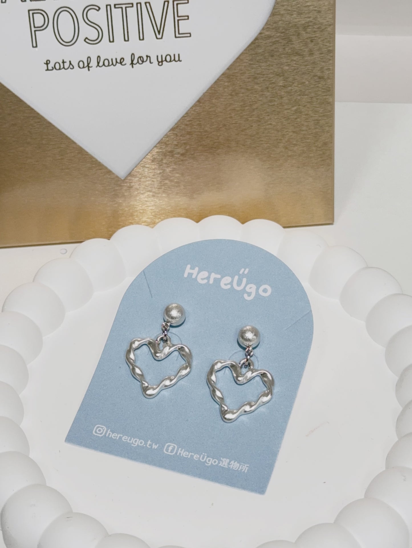 韓製。垂墜心型圈耳針式耳環 | 醫療鋼耳針 (兩色)