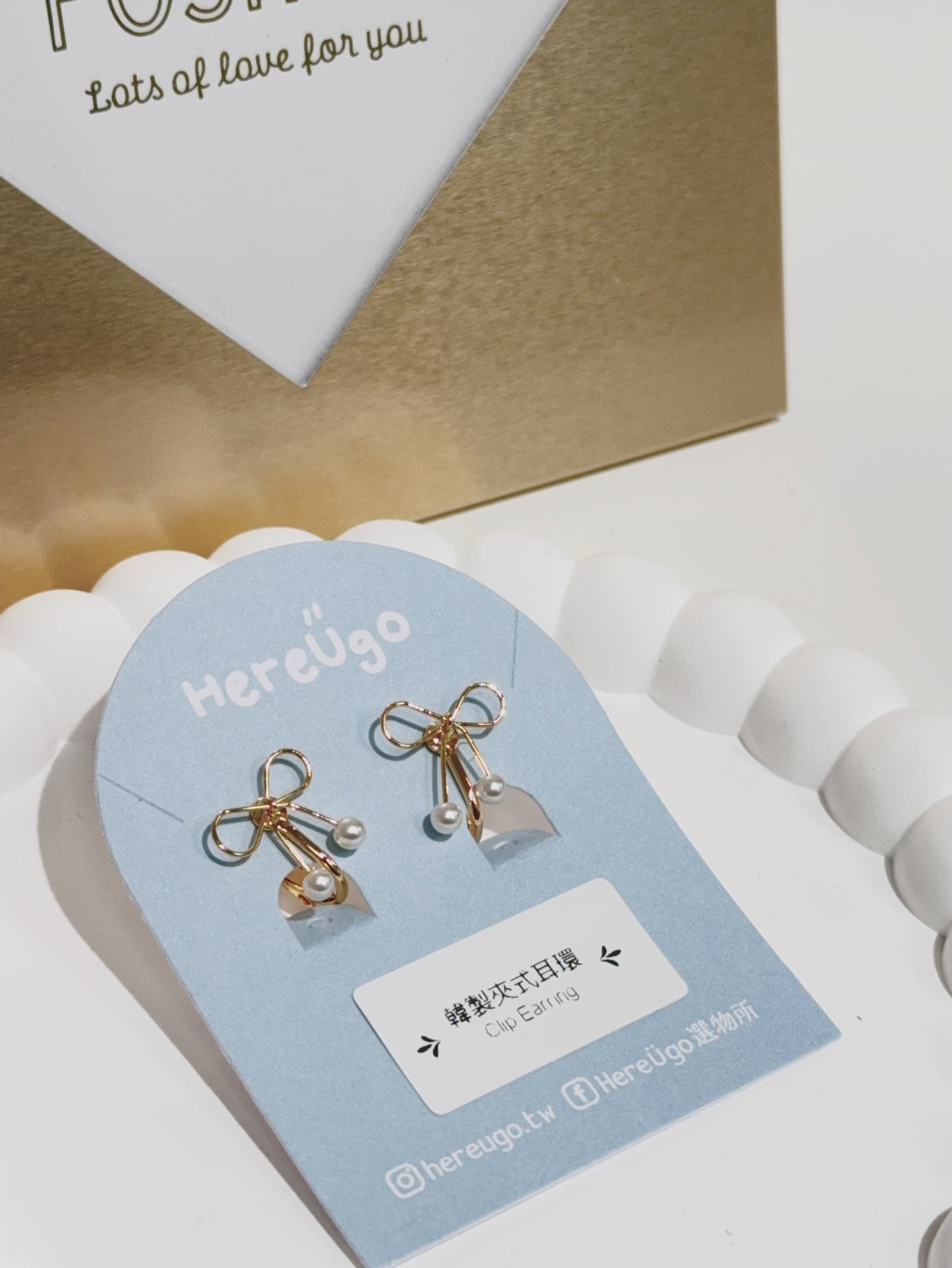 韓製。金線蝴蝶結小珍珠夾式耳環