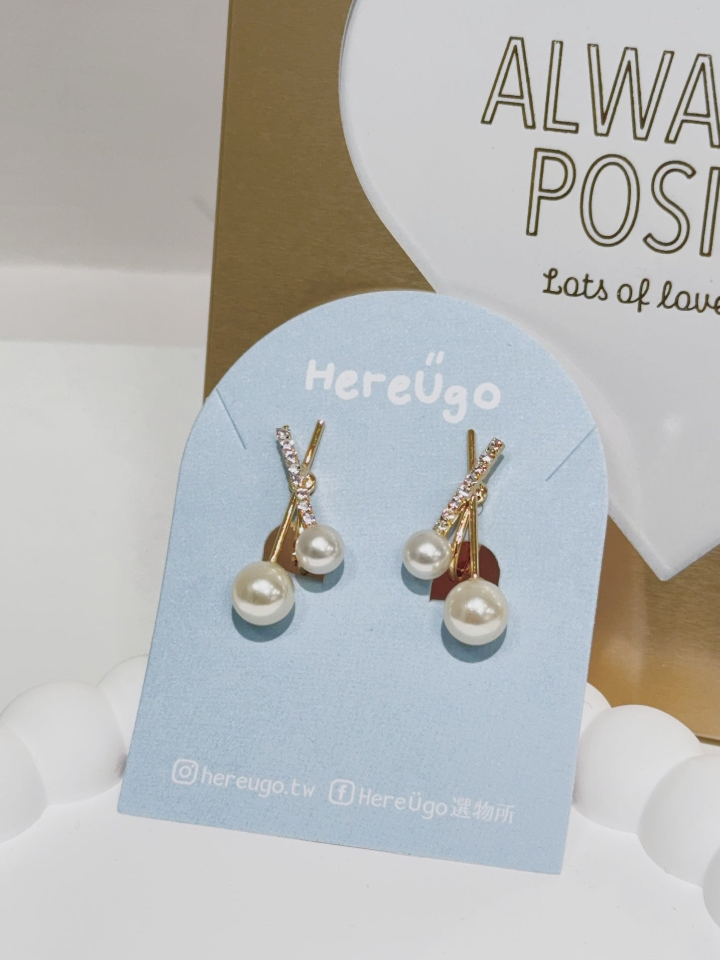 韓製。珍珠水鑽火柴造型夾式耳環