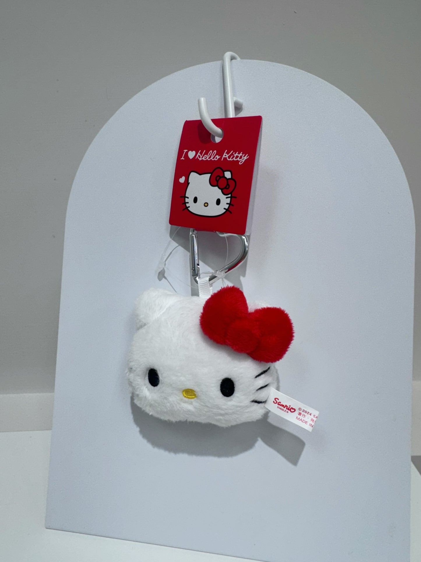 日本 三麗鷗Sanrio 大頭Hello Kitty愛心扣吊飾（六色）