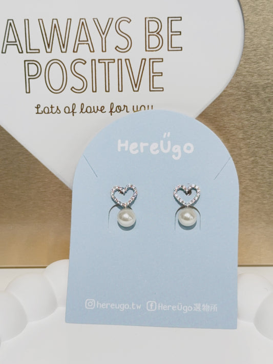 韓製。氣質心型碎鑽珍珠耳針式耳環
