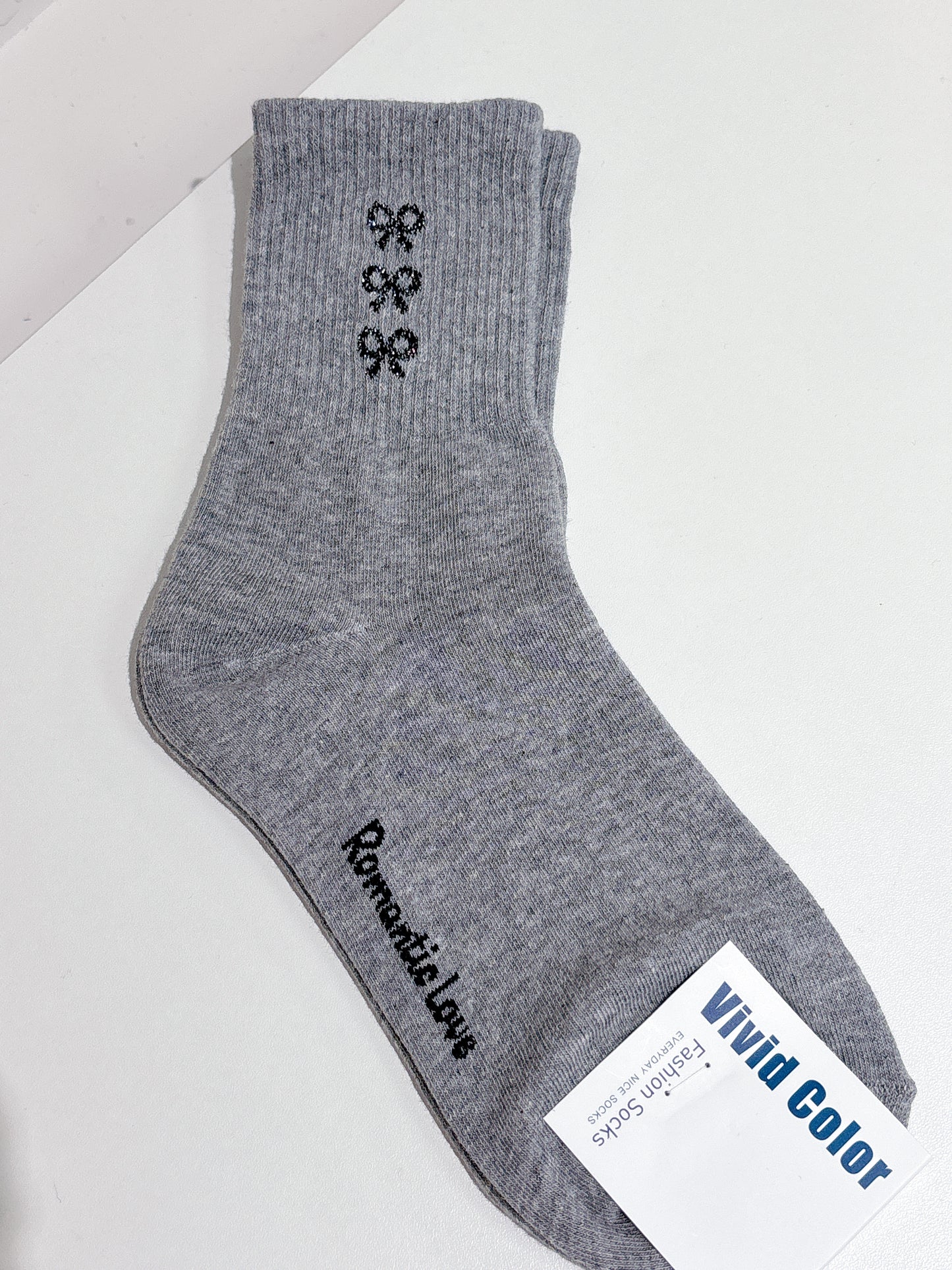 𝜗𝜚 小蝴蝶結圖案中筒襪（2色）