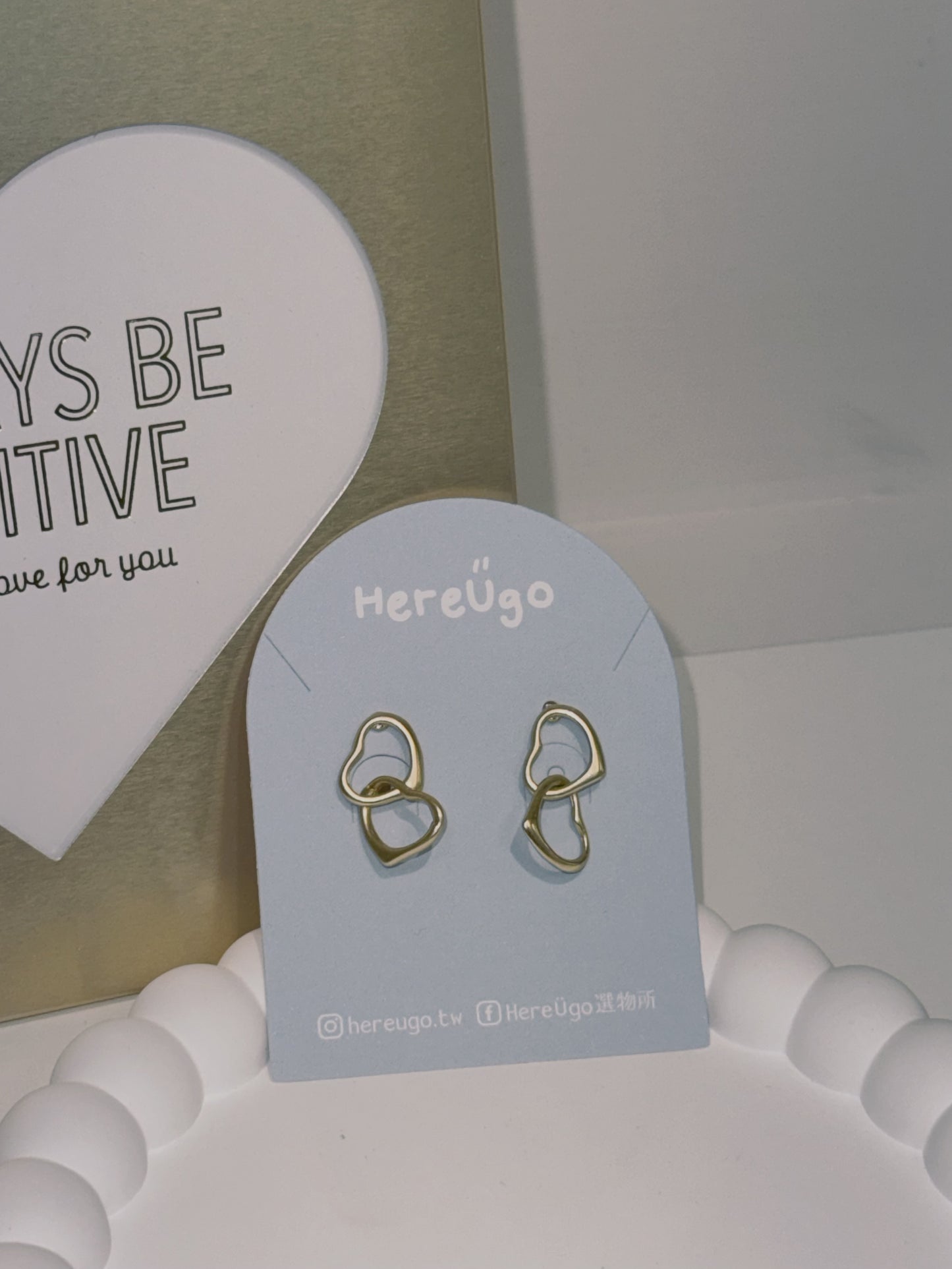 韓製。心心相扣耳針式耳環 | 醫療鋼耳針(霧金)