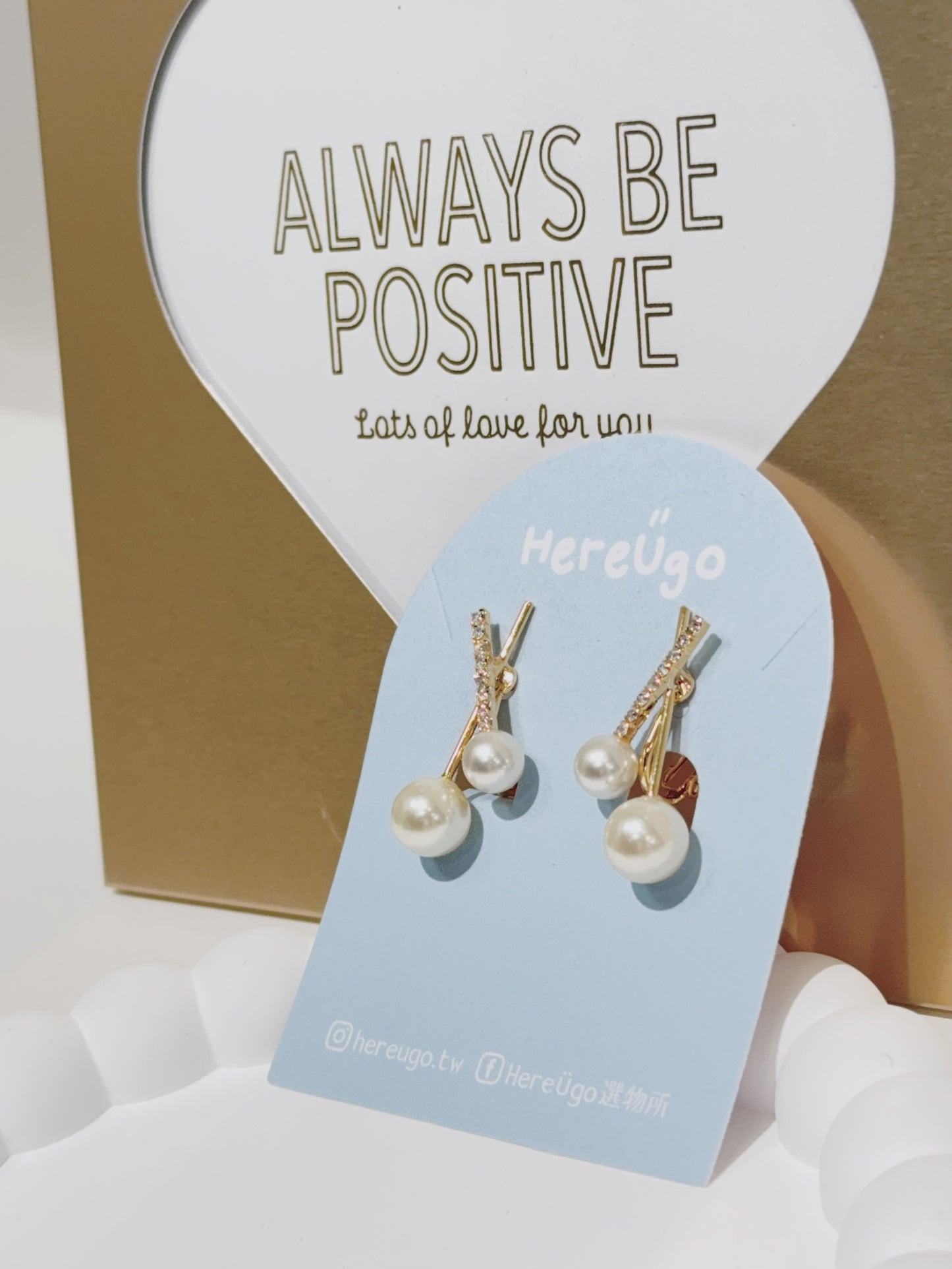 韓製。珍珠水鑽火柴造型夾式耳環