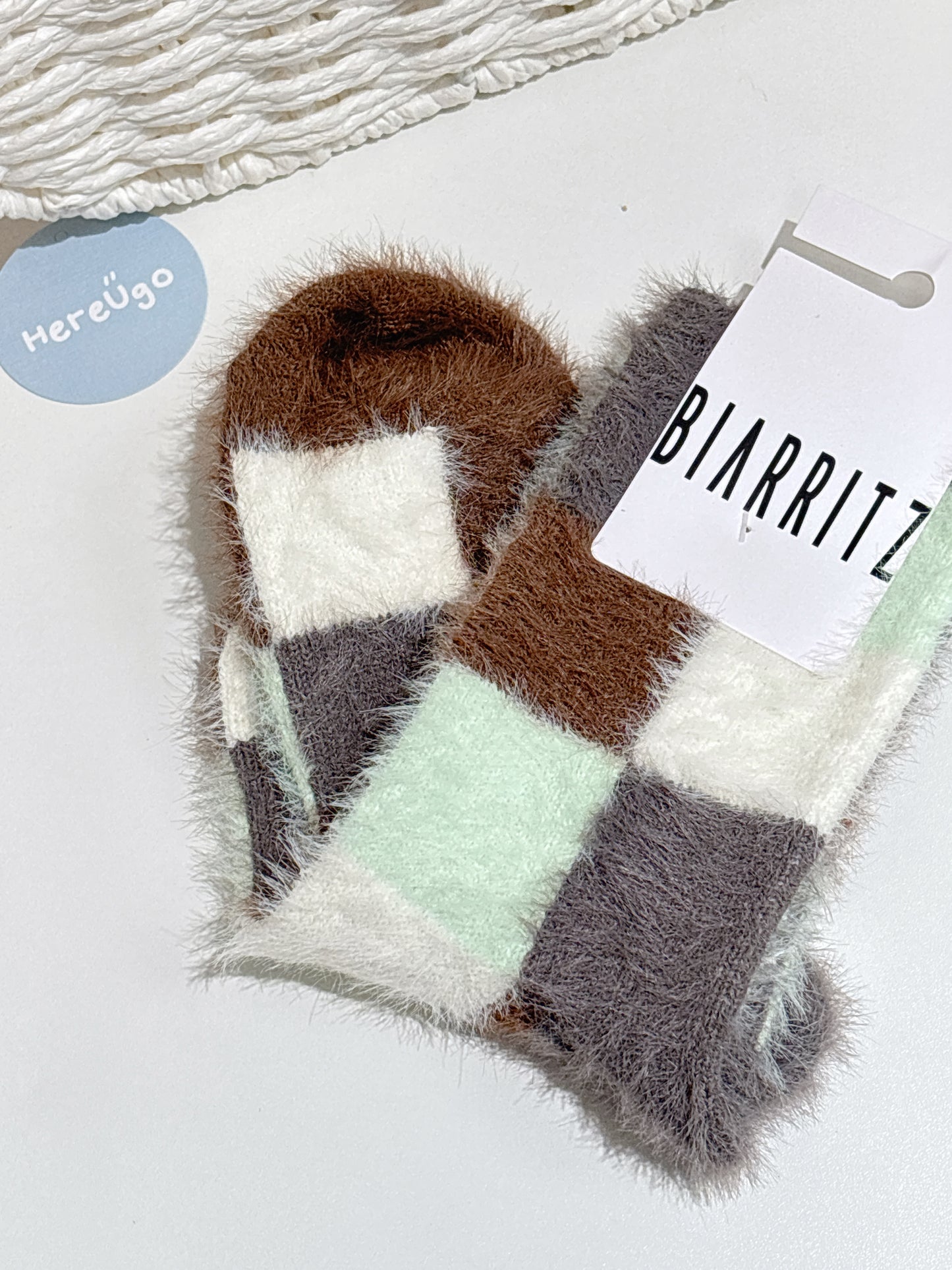 韓製。毛海拼色方格中筒襪