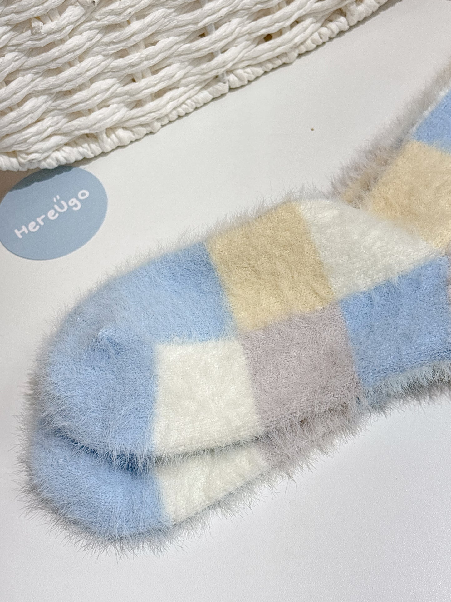 韓製。毛海拼色方格中筒襪