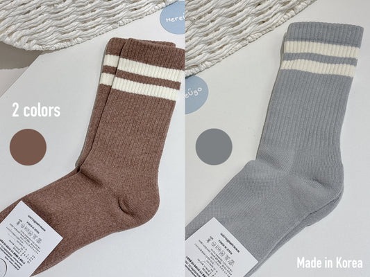 韓製。厚毛巾底純色雙線條中筒襪